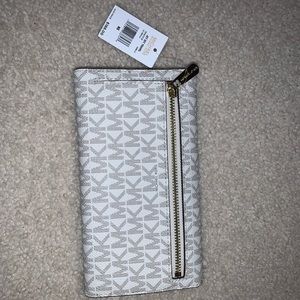 Brand New Michael Kors Wallet
